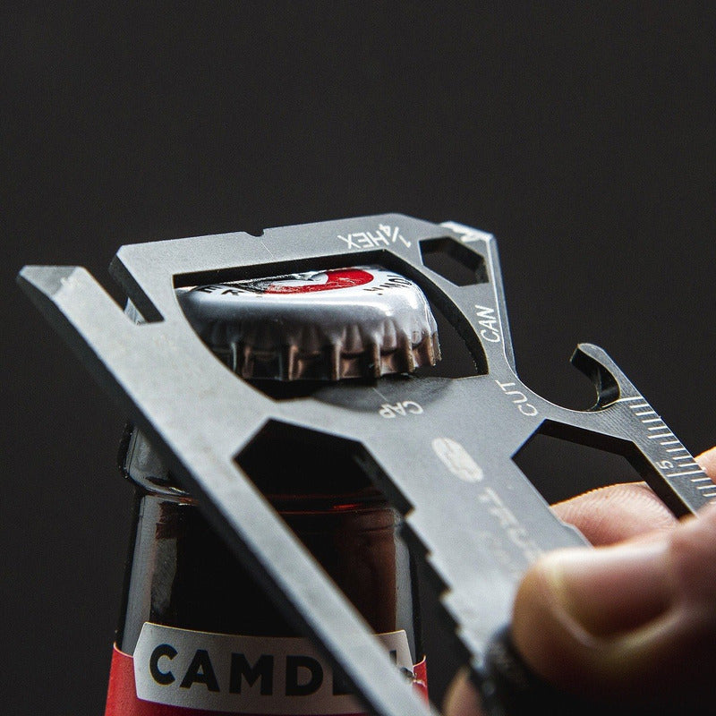 Navaja Multiuso True Utility Cardsmart Color Negro Con 30 Herramientas