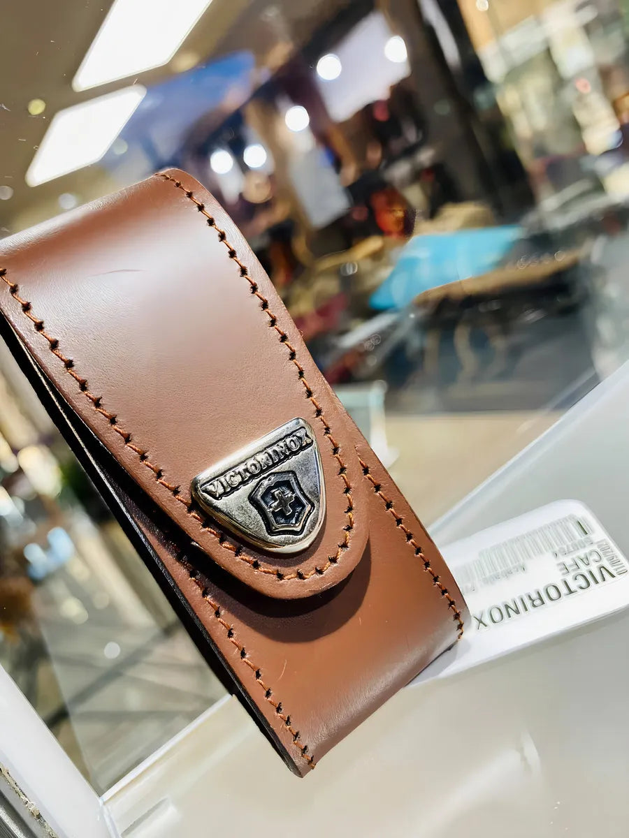Victorinox Funda De Piel Para Navajas De 91 Mm con Cordón Rojo