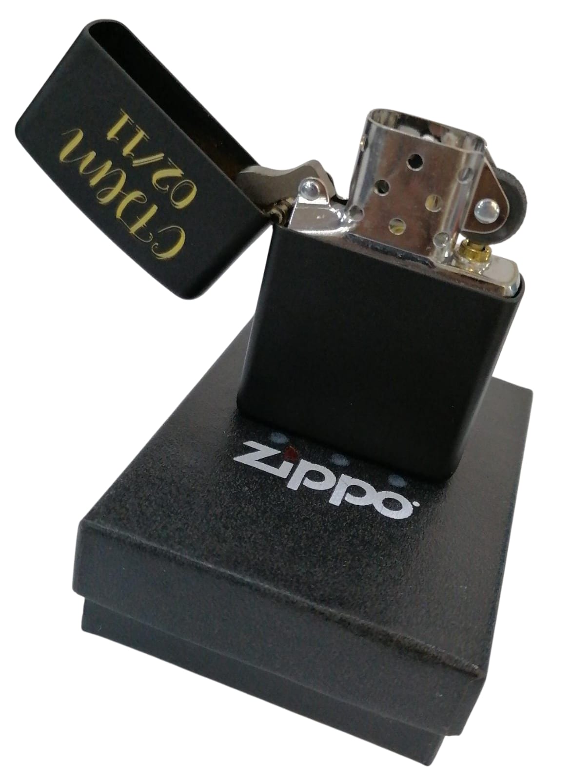 Encendedor Zippo Original En Oferta Por Errores De Grabado - Negro - SUIZA + XTREME