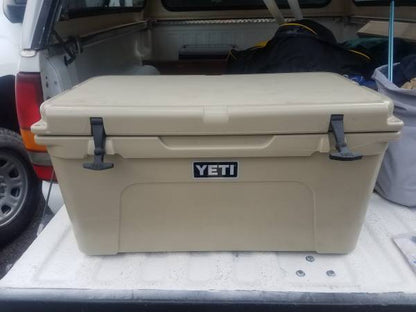 Hielera Rigida Tundra 65 Café Arena MARCA YETI